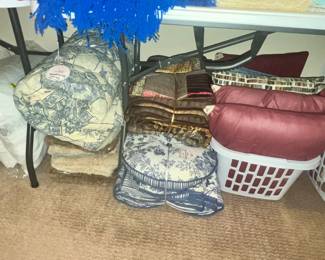 LOTS OF VERY NICE COMFORTERS