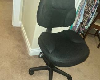 ANOTHER DESK CHAIR