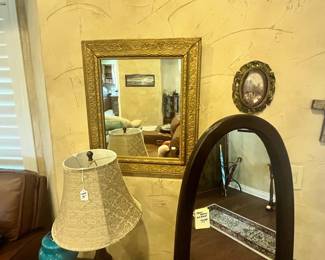 LOTS OF MIRRORS & WALL ART