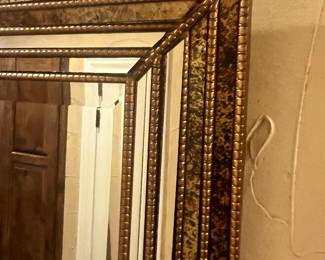 GORGEOUS MIRRORED FRAME