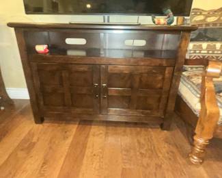 BEAUTIFUL SOLID WOOD TV STAND