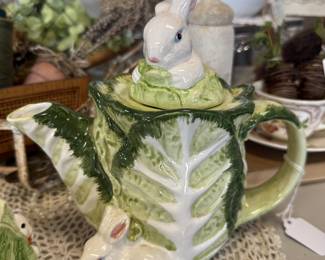 Sweet bunny teapot 