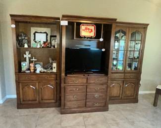 WONDERFUL 3PC WALL UNIT SET