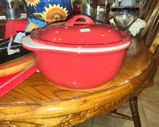 RED CORELLE COORDINATES DUTCH OVEN