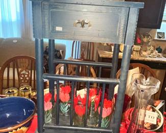 CUTE LITTLE TELEPHONE STAND