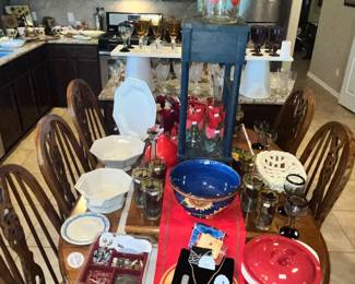 SOLID OAK DOUBLE-PEDESTAL TABLE & CHAIRS