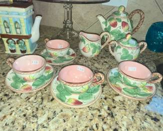 FITZ & FLOYD STRAWBERRY TEA SET