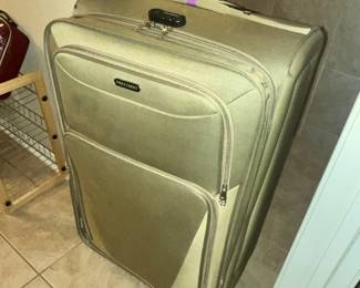 LARGE DELUX PRESIDENT LUGGAGE CASE