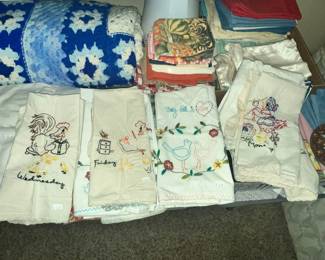 VINTAGE EMBROIDERED KITCHEN TOWELS