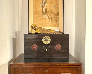 Walnut Dresser with Brass Hardware – Vintage Bedroom Chest of Drawers