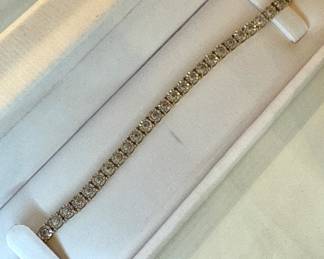 Classic Diamond Tennis Bracelet in 14K White Gold – Elegant Round Brilliant Diamond Line Bracelet