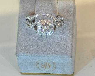 Two piece: 14k white gold. 1.3 