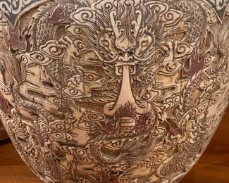 Antique Chinese Porcelain Floor Vase with Dragon Motif – Large Decorative Asian Ceramic Vase.