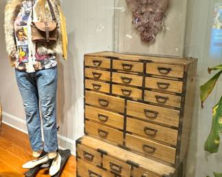 Antique Japanese Tansu Chest - A Meiji-period (late 19th century) Kusuri Tansu or apothecary chest.