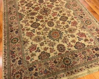 Traditional Persian Style Floral Area Rug – Cream Background Oriental Carpet