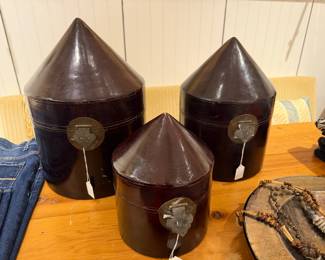 Vintage Asian Lacquerware Storage Jars with Lids – Decorative Oriental Canister Set.