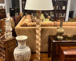 Modern Geometric Wood Floor Lamp with Fabric Shade – Sculptural Contemporary Lighting.
