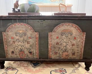 Vintage Hand-Painted Storage Trunk Coffee Table – Rustic Folk Art Wooden Blanket Chest.