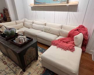 Large Modern Sectional Sofa with Chaise Lounge – Contemporary Cream Fabric Living Room Couch.