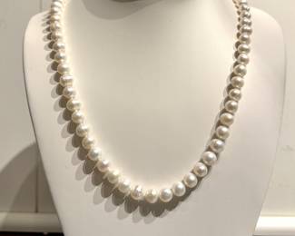 Classic Cultured Pearl Strand Necklace – Elegant Round White Pearl Beaded Necklace