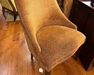 Modern Upholstered Slipper Accent Chair – Curved Back Lounge Chair in Textured Fabric