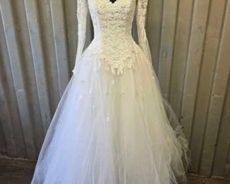 7008  Vintage Emanuelle Lace Wedding Dress 