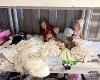 7594  Porcelain Dolls 