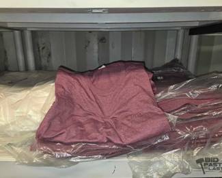 4548  Unisex Short Sleeve TShirts Size Medium 