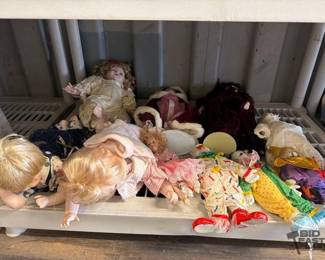 7590  Porcelain Dolls 