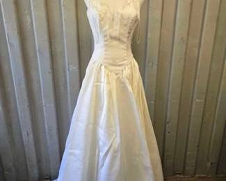 7006  Vintage Wedding Dress 