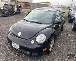 330  2002 Volkswagen Beetle 