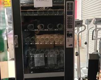 2612  Snacktron 2 Vending Machine 