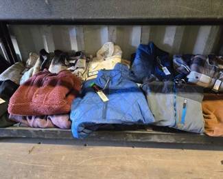 4058  Jackets  Sweatshirts 