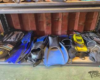 6046  U.S. Divers ScubaSnorkeling Adjustable Swin Fins 