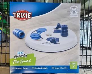 3534  TRIXIE Dog Activity Flip Board 