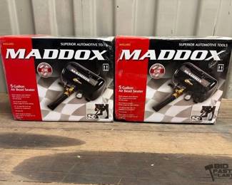 7568  2 New Maddox 5 Gallon Air Bead Sealers 