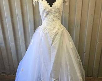 7022  Vintage White Lase Wedding Dress 