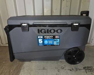 4082  Igloo Maxcold Wheeled Cooler 