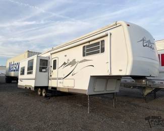 85  2002 Monaco Coach Trailer 