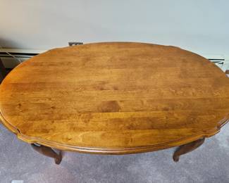 Queen Anne Style Oval Coffee Table second image