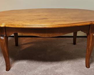 Queen Anne Style Oval Coffee Table