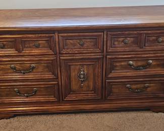 Thomasville Drawer Dresser