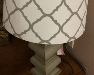 Trellis Pattern Table Lamp