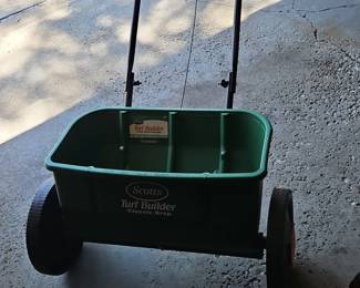 Turf Builder Classic Drop Spreader