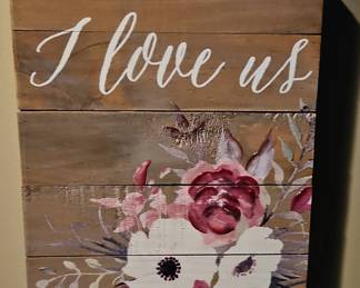 Wood Sign I love us Floral