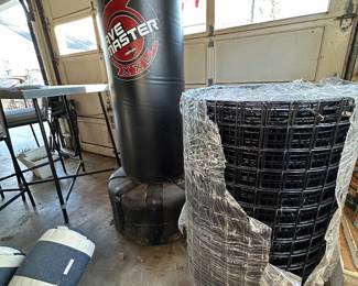Wavemaster punching bag & 100x4 foot 12 gauge fencing