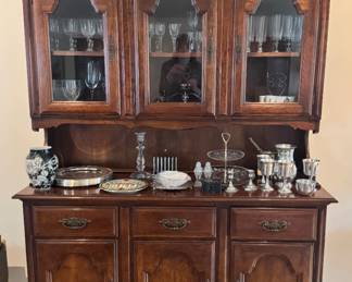 CHINA HUTCH
