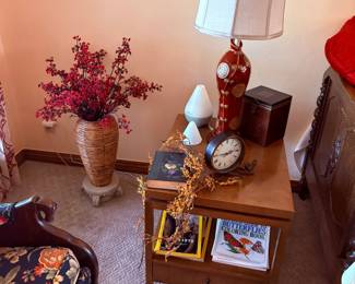 table, lamp, decor, floral