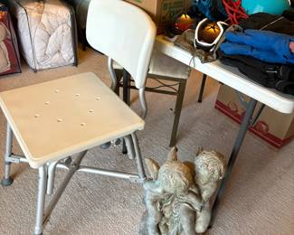 statue, shower chair