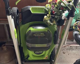 Electric lawn mower